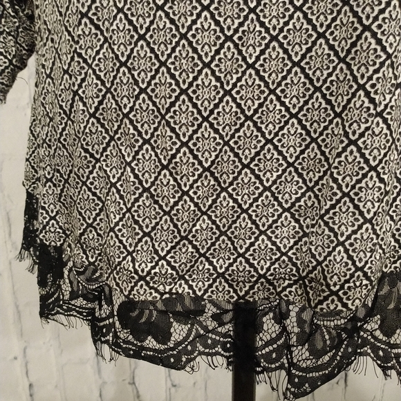 HIPPIE Rose Diamond Print Blouse Size Medium - Picture 4 of 5